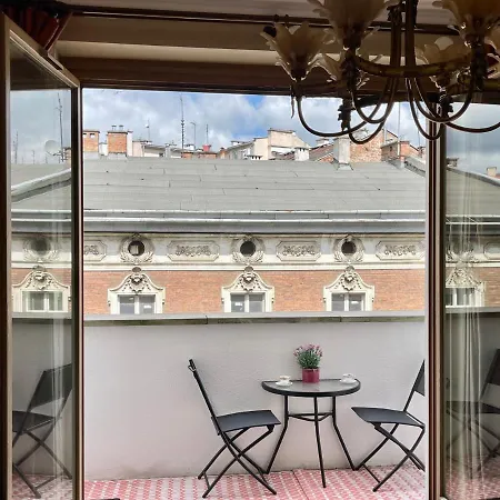 Exclusive In The Heart Of Apartment